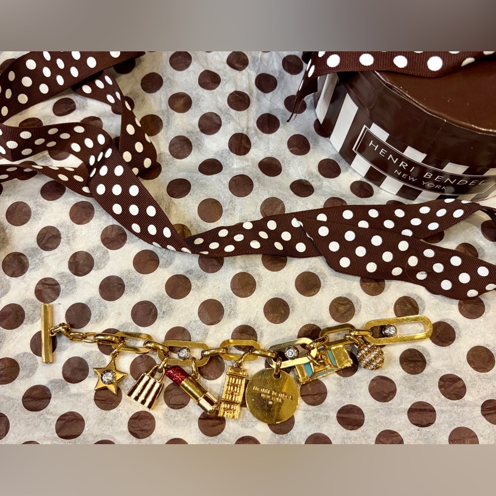 HENRI BENDEL Gold-Tone Brass Charm Bracelet. EXTREMELY RARE/HARD TO FIND - Picture 9 of 16